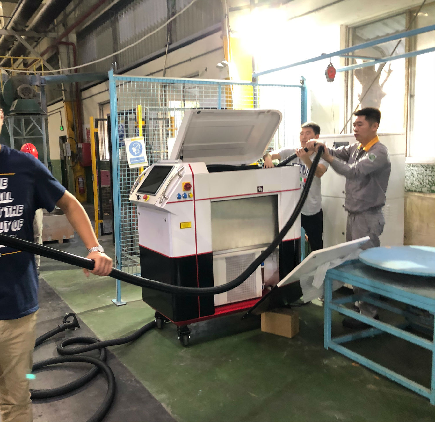 高效革新，精準(zhǔn)賦能 Worldtek輪胎模具激光清洗機(jī)客戶現(xiàn)場(chǎng)裝機(jī)實(shí)錄